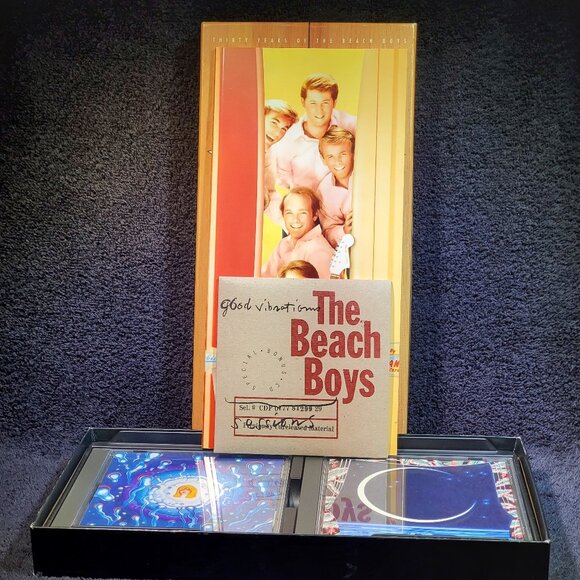 VINTAGE BEACH BOYS FIVE COMPACT DISC BOX SET WITH BOOK COVERING 30 YEARS - Picture 6 of 6
